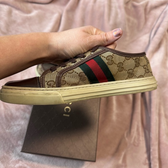 Women’s Gucci Sneakers - Picture 12 of 15